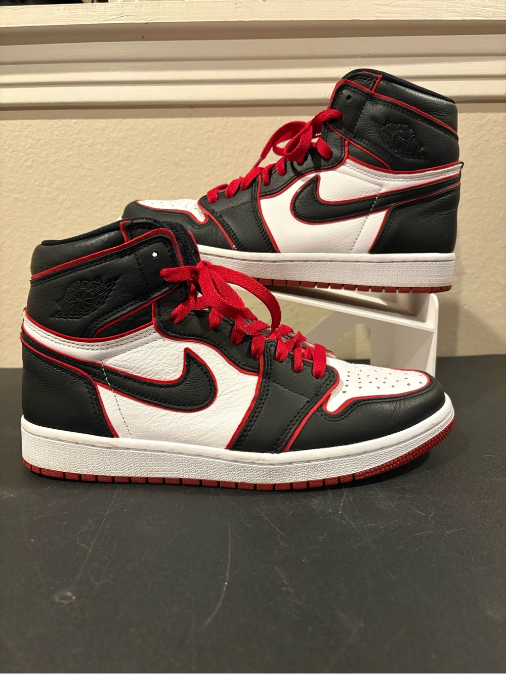 Jordan 1 Retro High OG Bloodline 2019 Men’s Size 8.5